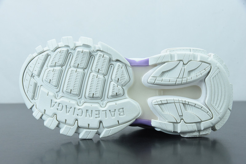 bc track sneaker