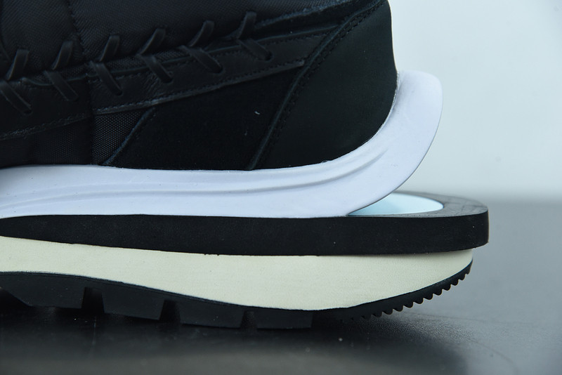 sacai x nike ldwaffle x jean paul gaultier black white dh9186-001