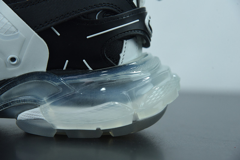 bc track sneaker