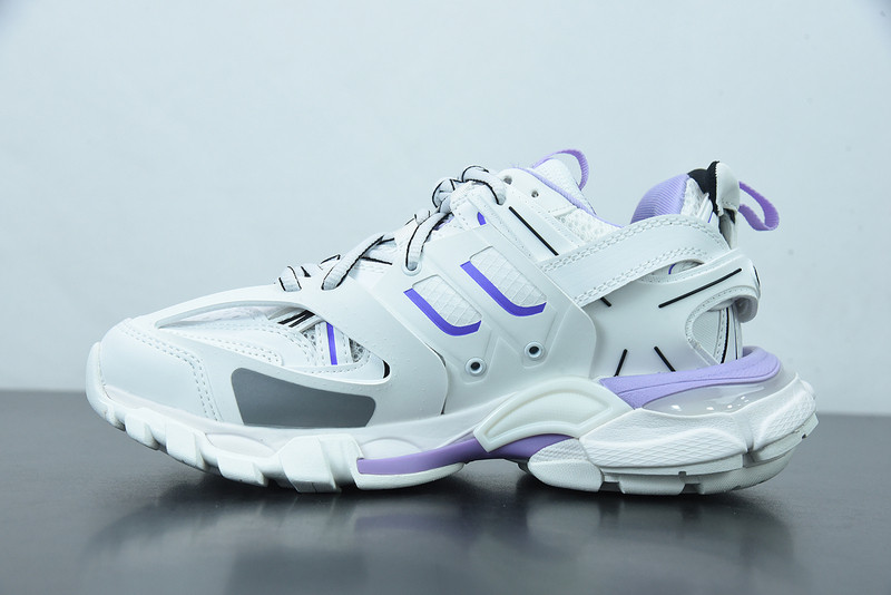 bc track sneaker