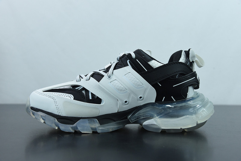 bc track sneaker