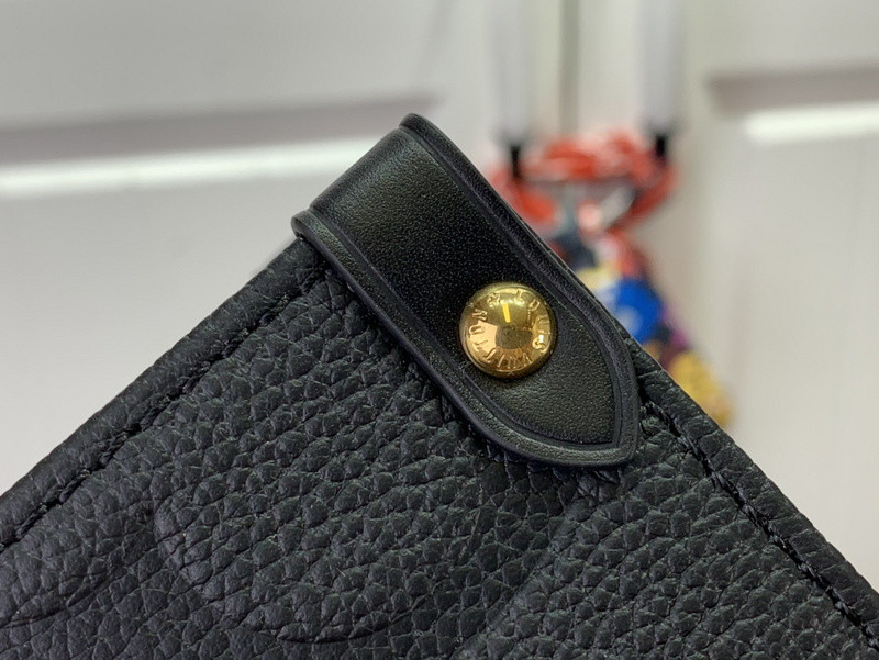 LVT PURSE