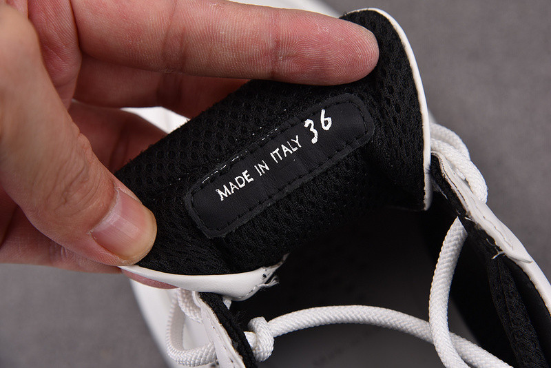 pr sneaker