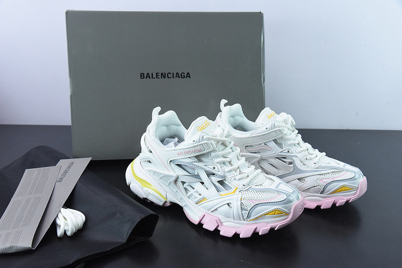 bc track sneaker