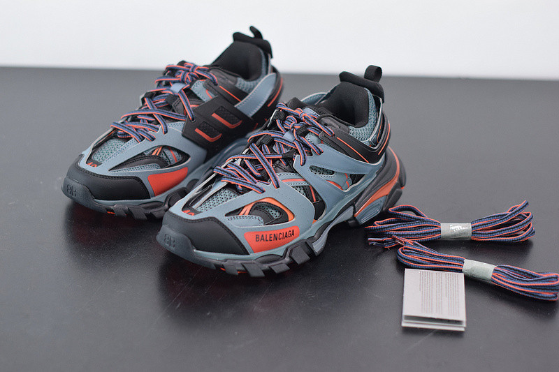 bc track sneaker