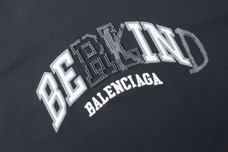Ba*len*cia*ga clothes