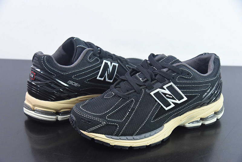 new balance sneaker