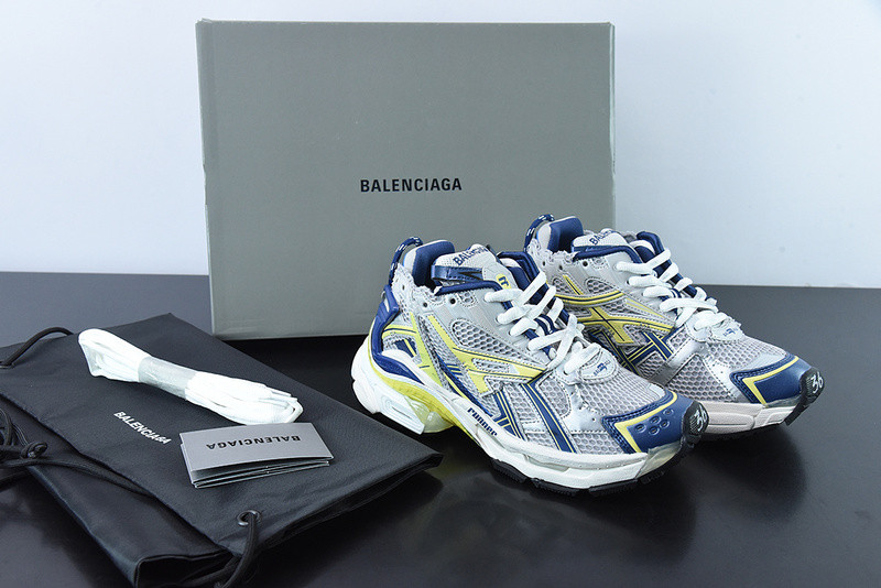 Ba*len*cia*ga runner sneaker