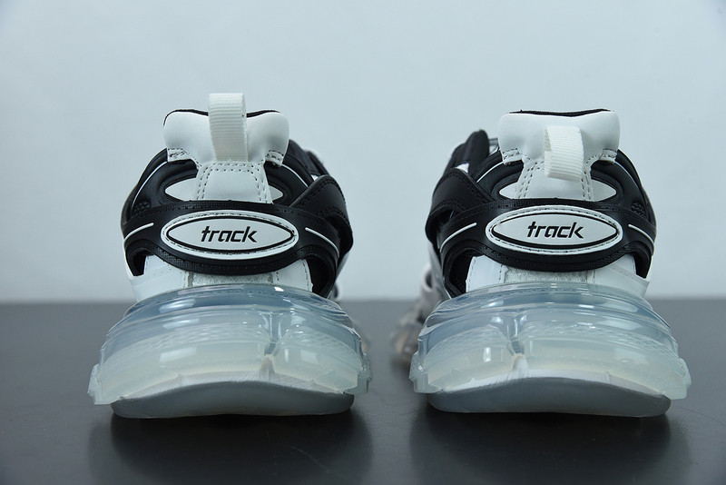 bc track sneaker