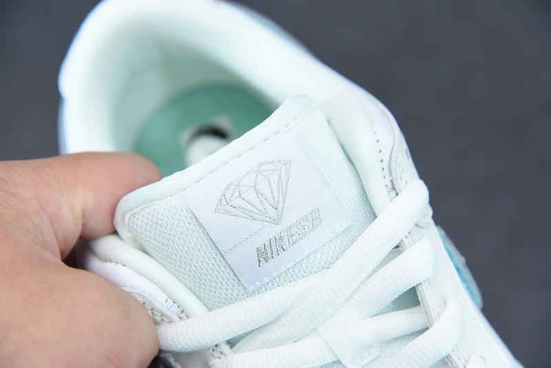 nike sb dunk low Di*m*nd s*pply co white Di*m*nd bv1310-100