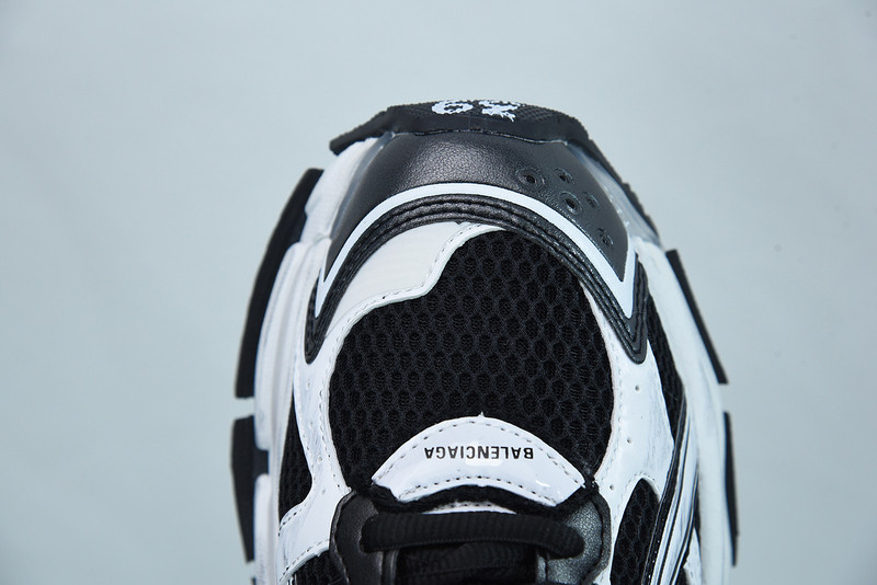 Ba*len*cia*ga runner sneaker
