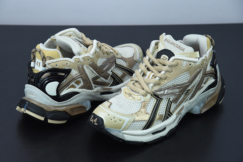 Ba*len*cia*ga runner sneaker