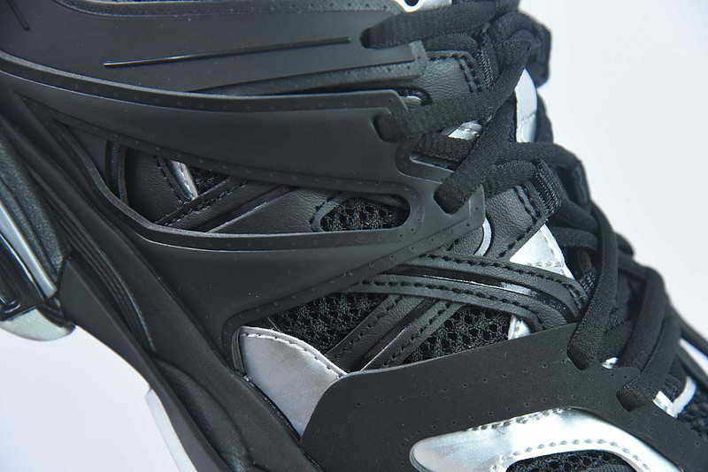 bc track sneaker