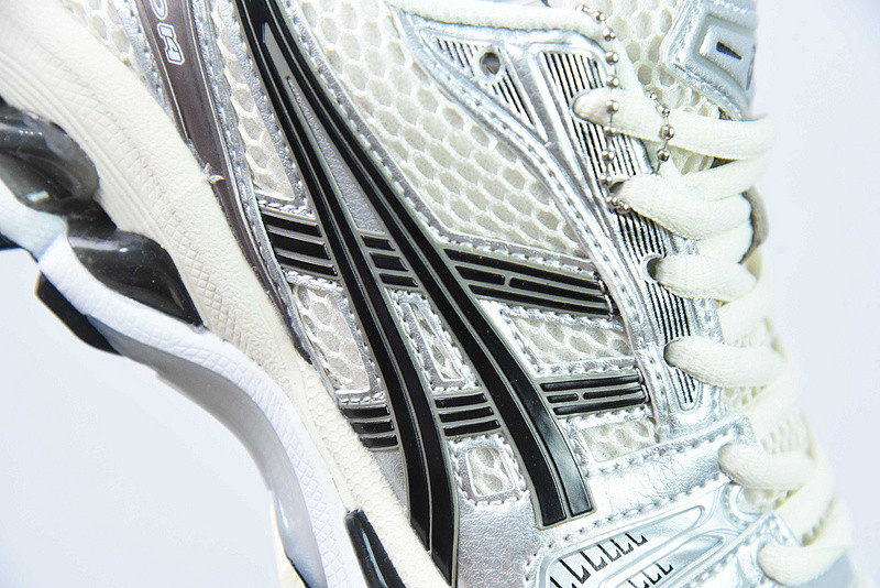 As*ic*s gel kayano 14 