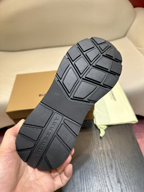 B**rry sneaker