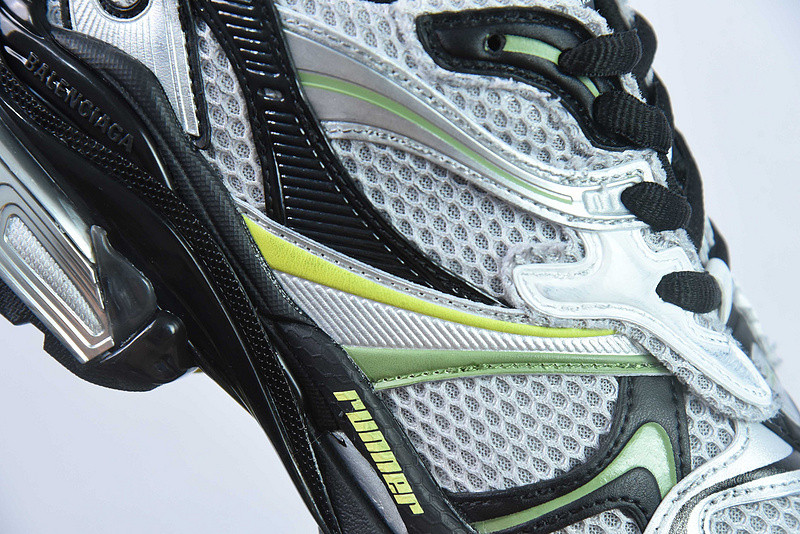 Ba*len*cia*ga runner sneaker