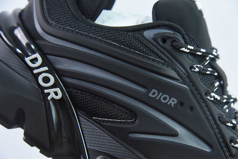 DIO* SNEAKER