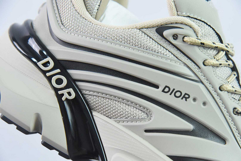 DIO* SNEAKER
