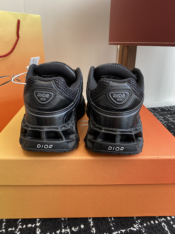 DIO* SNEAKER