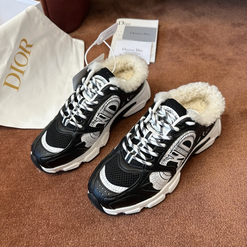 DIO* SNEAKER