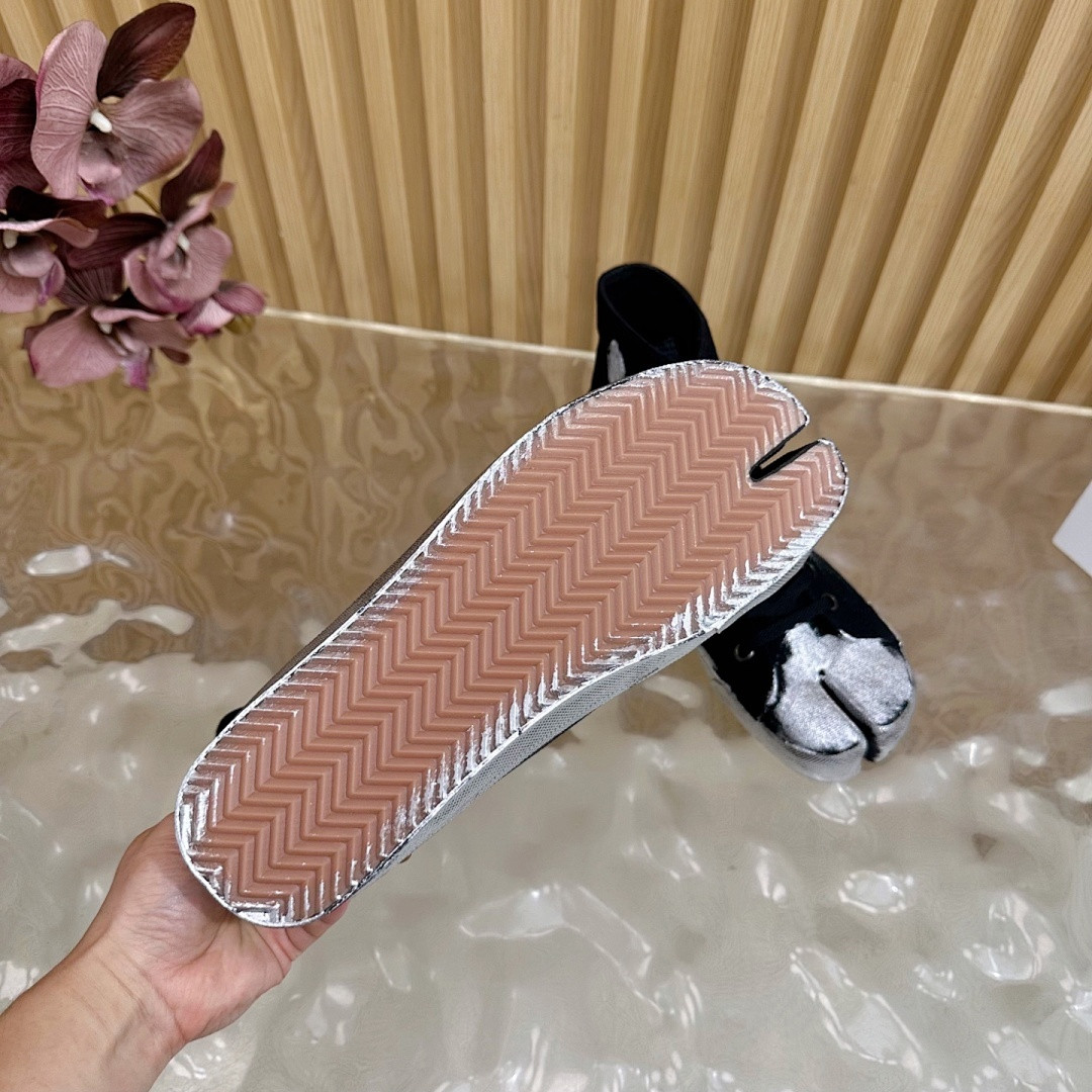 Ma1s0n Marg*e1a SNEAKER