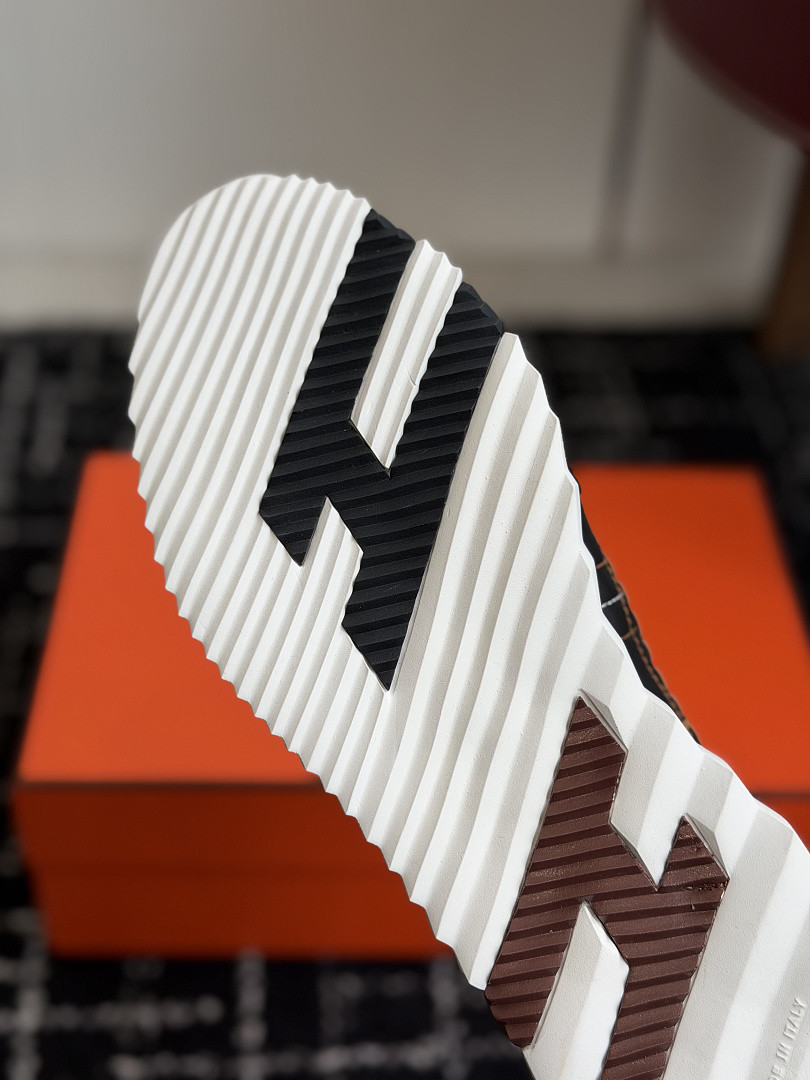 H**me5 Sneaker