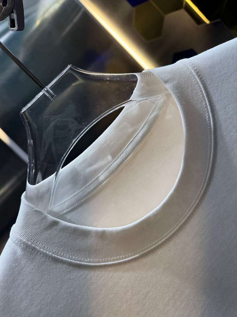 Bv*b*rry Clothes