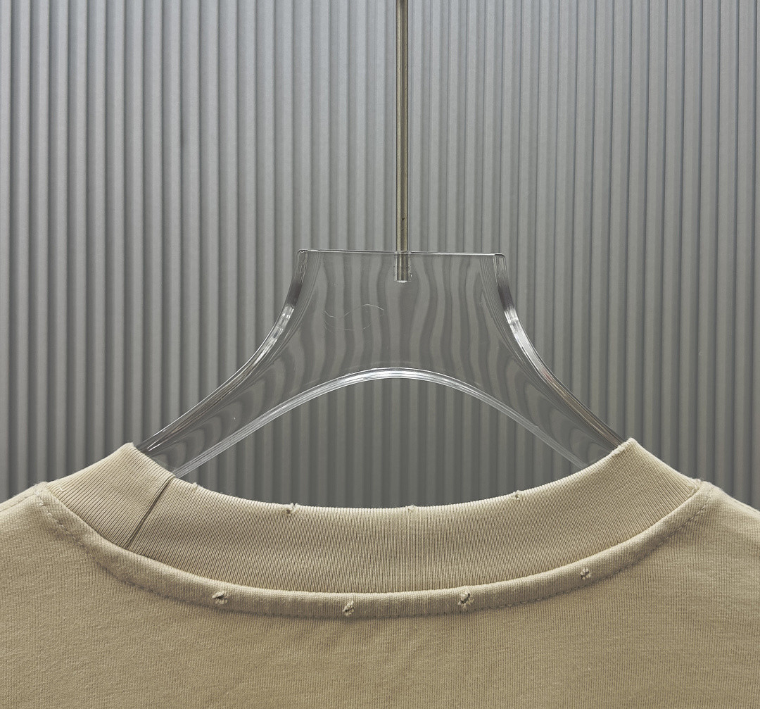 Ba1en*iaga Clothes
