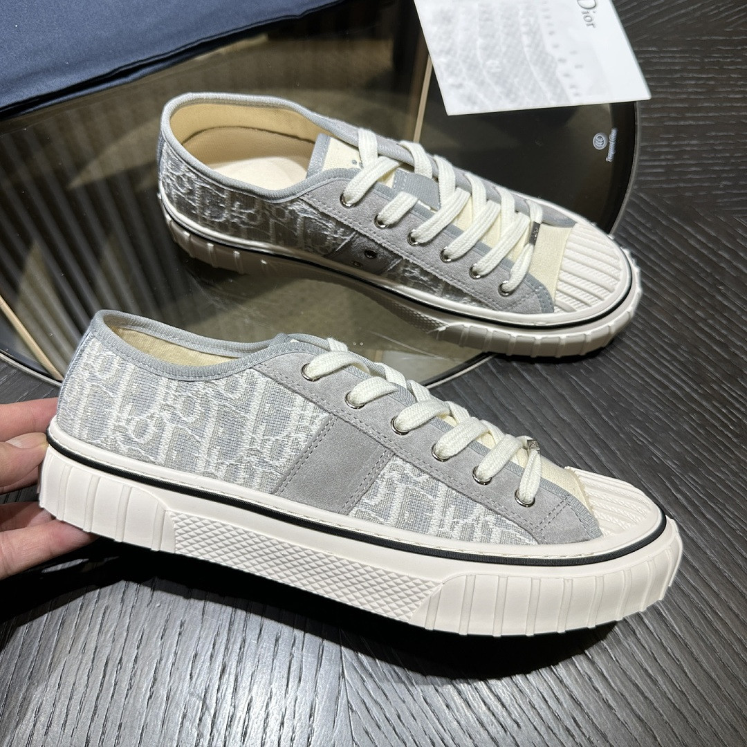DIO* SNEAKER