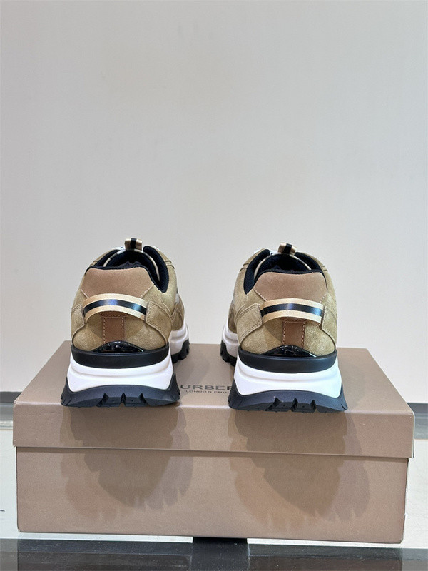 B**rry sneaker