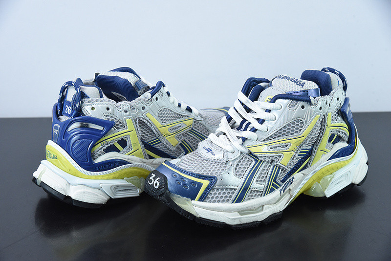 Ba*len*cia*ga runner sneaker