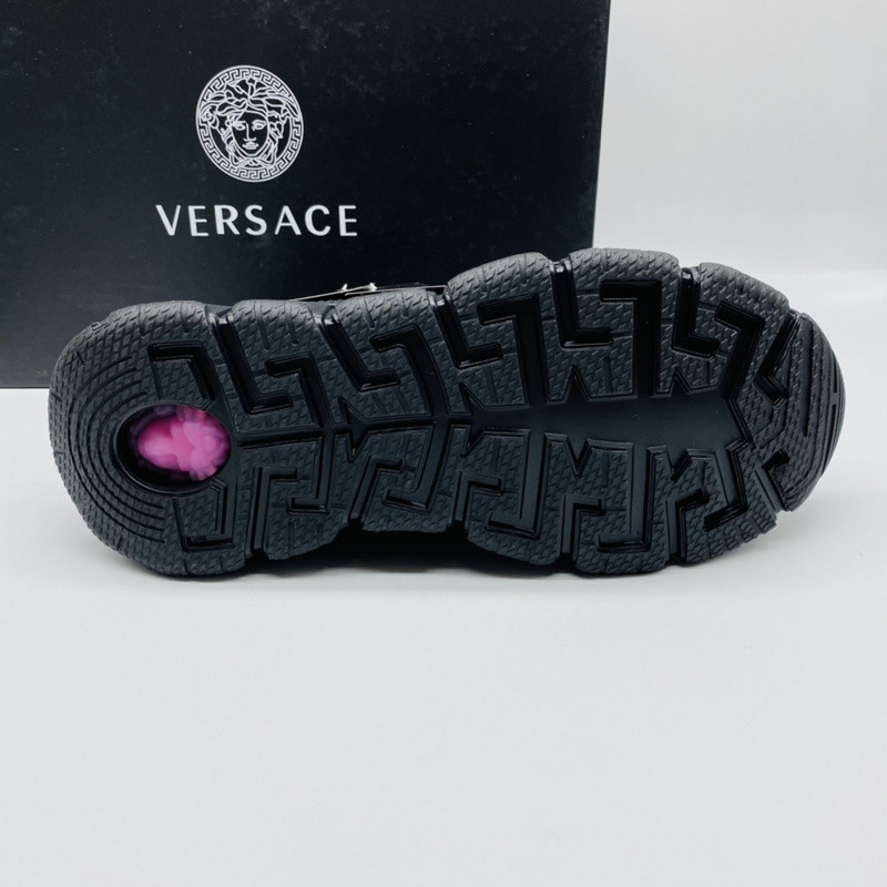 vs chain reaction sneakers