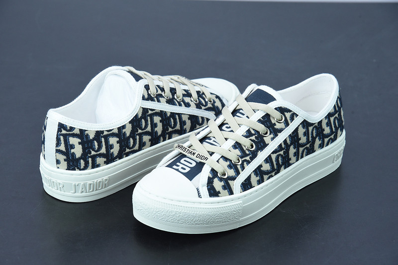 dio* low-top walk