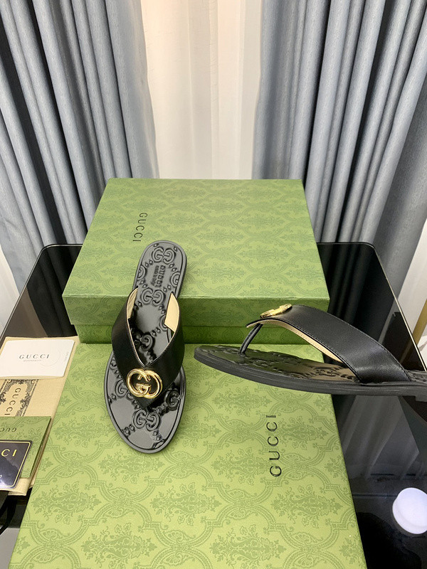 g*u*i sandals