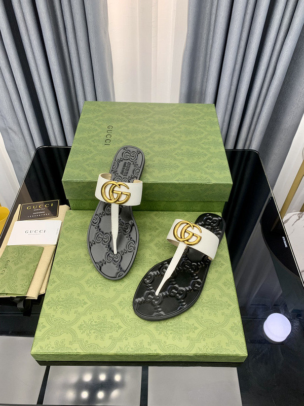 g*u*i sandals