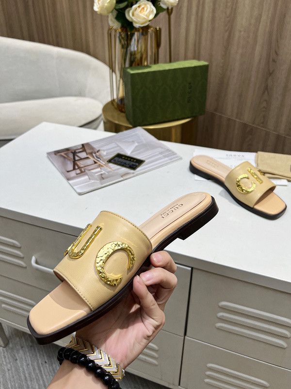 g*u*i sandals