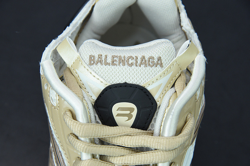 Ba*len*cia*ga runner sneaker