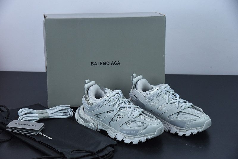 bc track sneaker