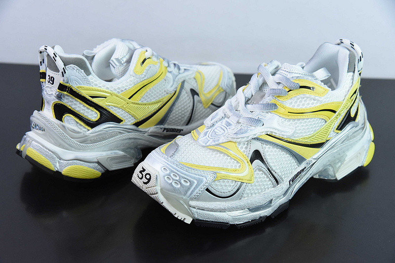 Ba*len*cia*ga runner sneaker