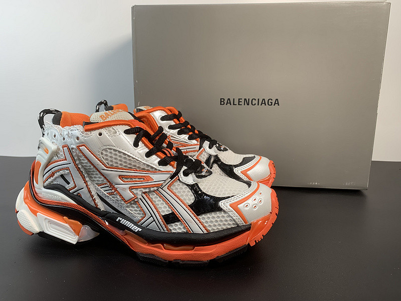 Ba*len*cia*ga runner sneaker