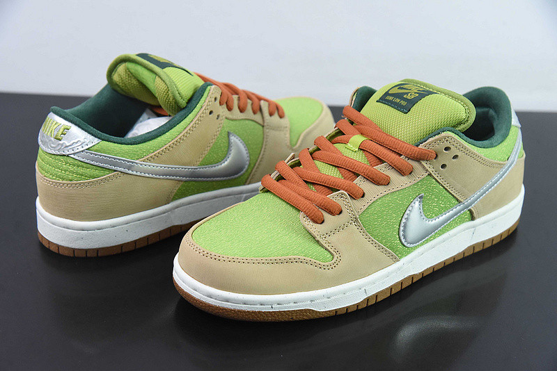 nike sb dunk low "escargot" fq7585-200