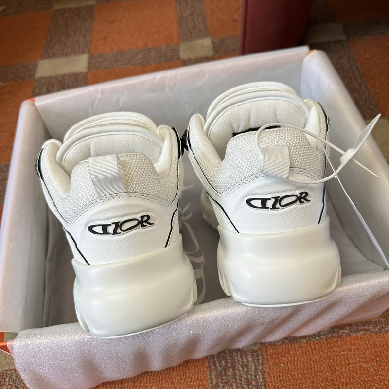 DIO* SNEAKER