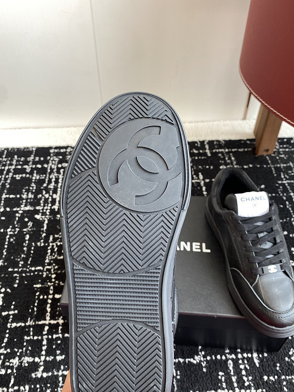 Ch**el sneaker