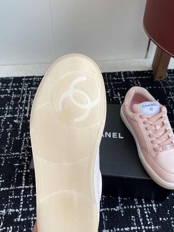 Ch**el sneaker