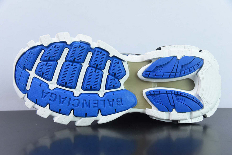 bc track sneaker