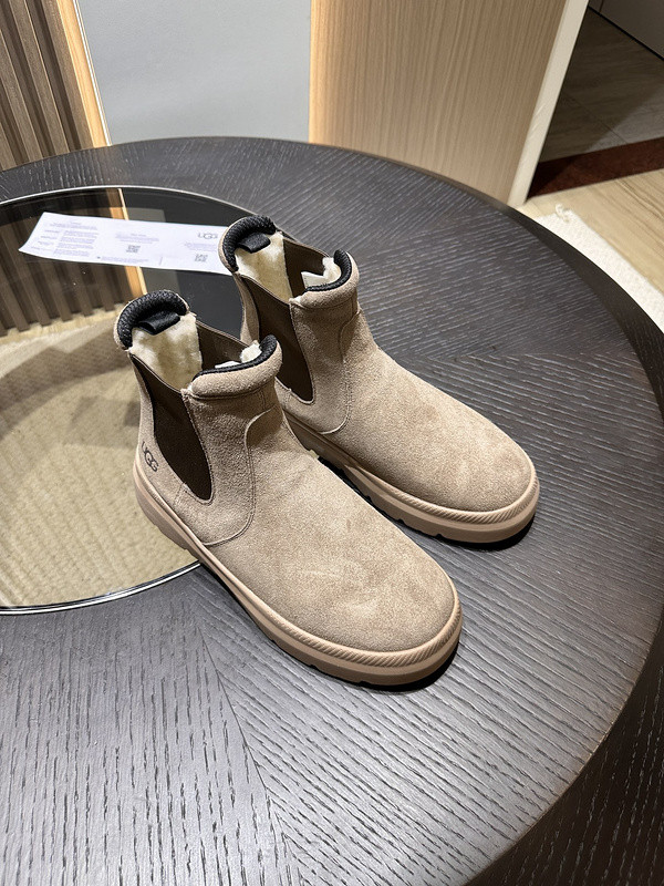 UGG