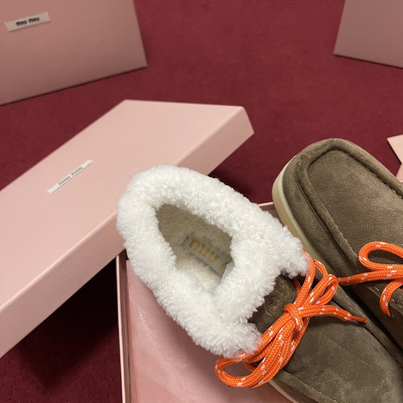 M1um1u sneaker