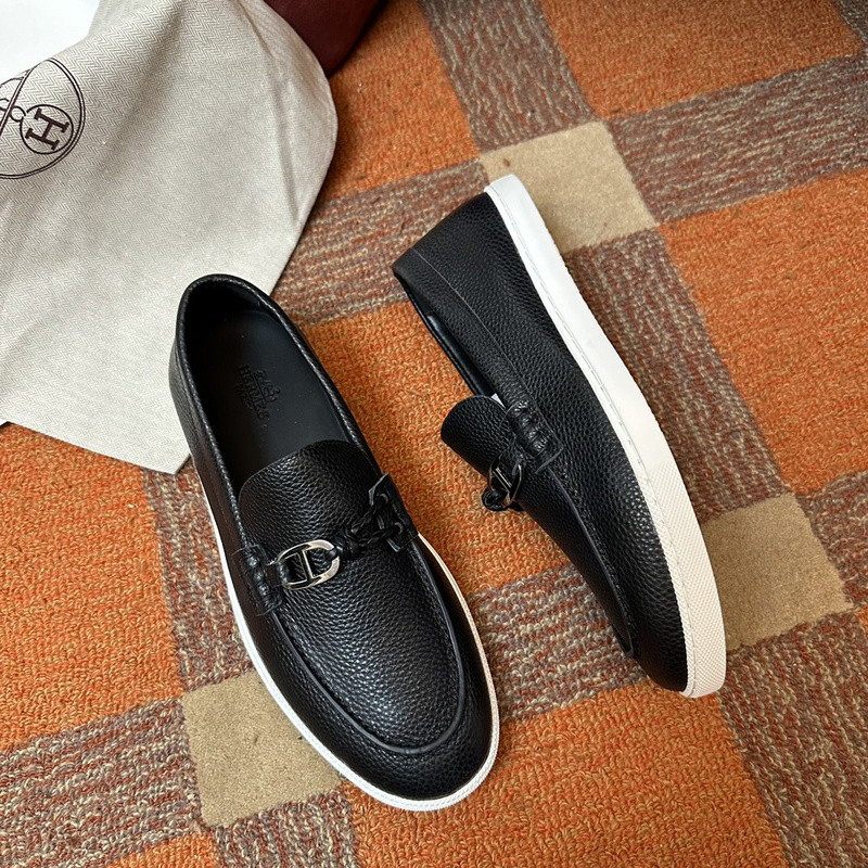 H**me5 sneaker