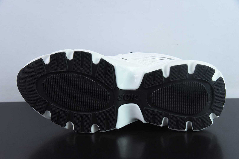 DIO* SNEAKER