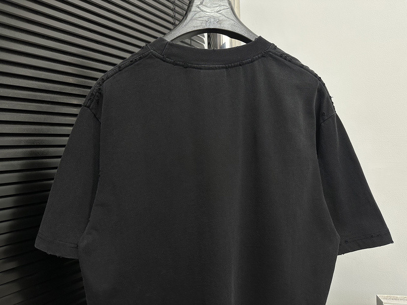 Ba1en*iaga clothes
